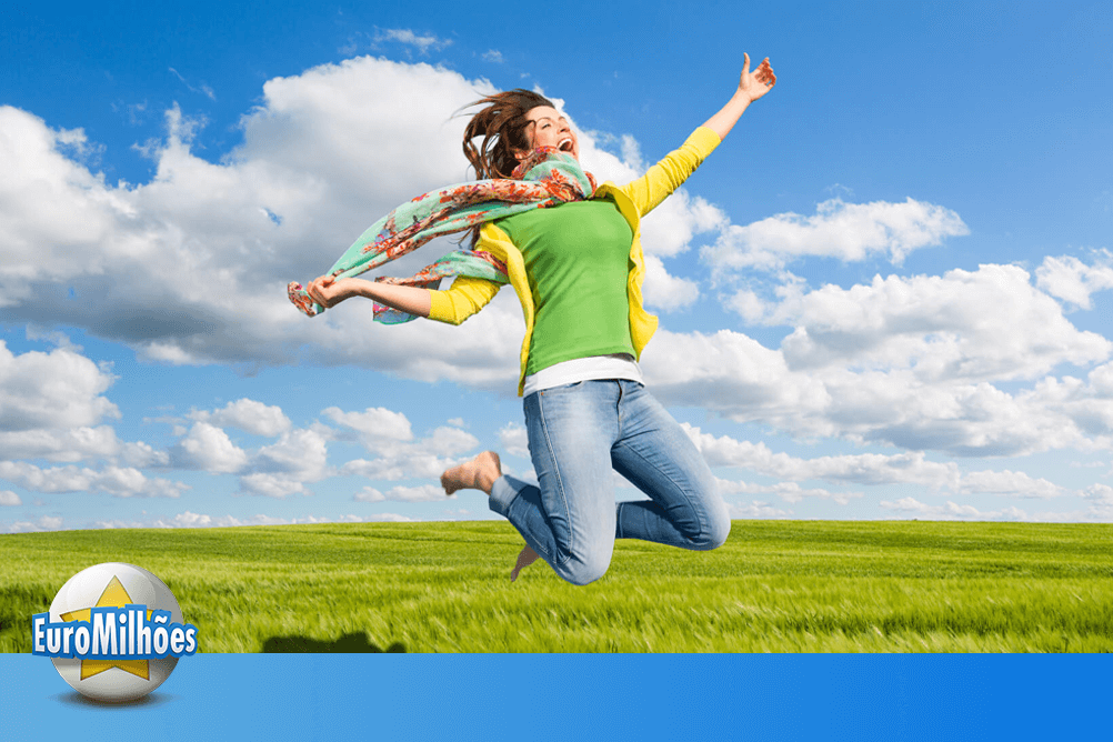 Quando será o próximo super sorteio da EuroMilhões Mulher pula de alegria em campo pelo o próximo super jackpot da EuroMilhões