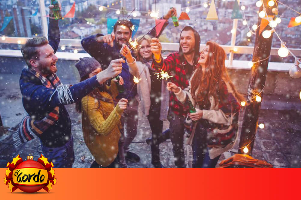 Grupo de amigos celebra prêmio ganho na loteria espanhola de Natal El Gordo