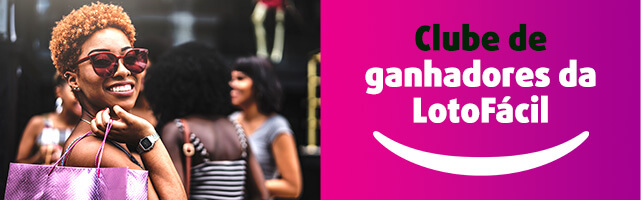 Banner anunciando os ganhadores da Lotofácil. Mulher celebra com bolsas de compra.