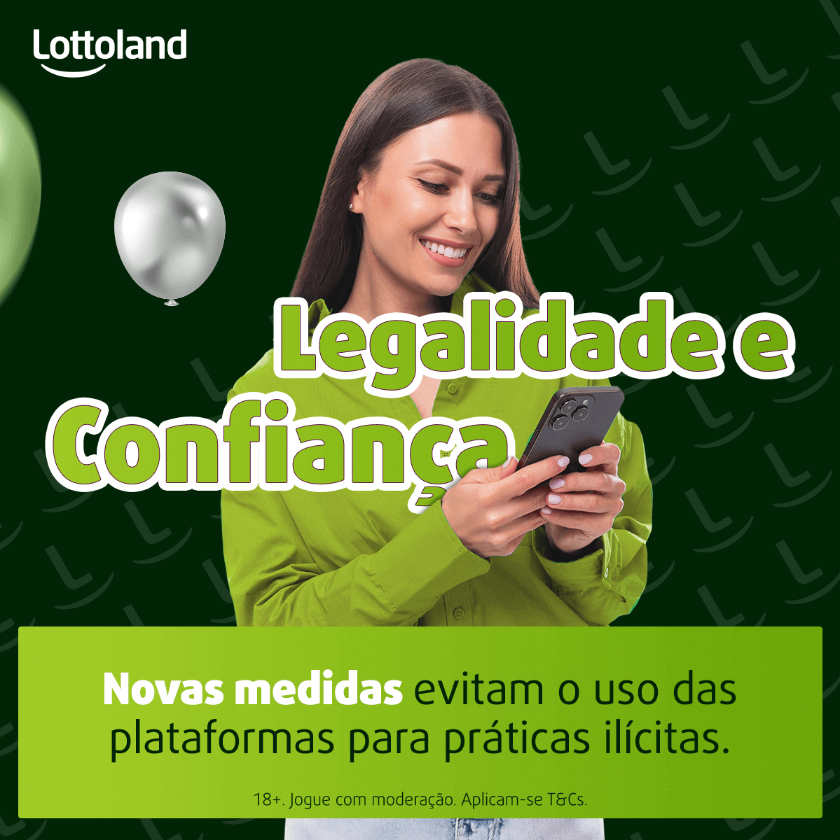 Mulher lê no celular o artigo que fala da legalidade da Lottoland Loterias - pode apostar!